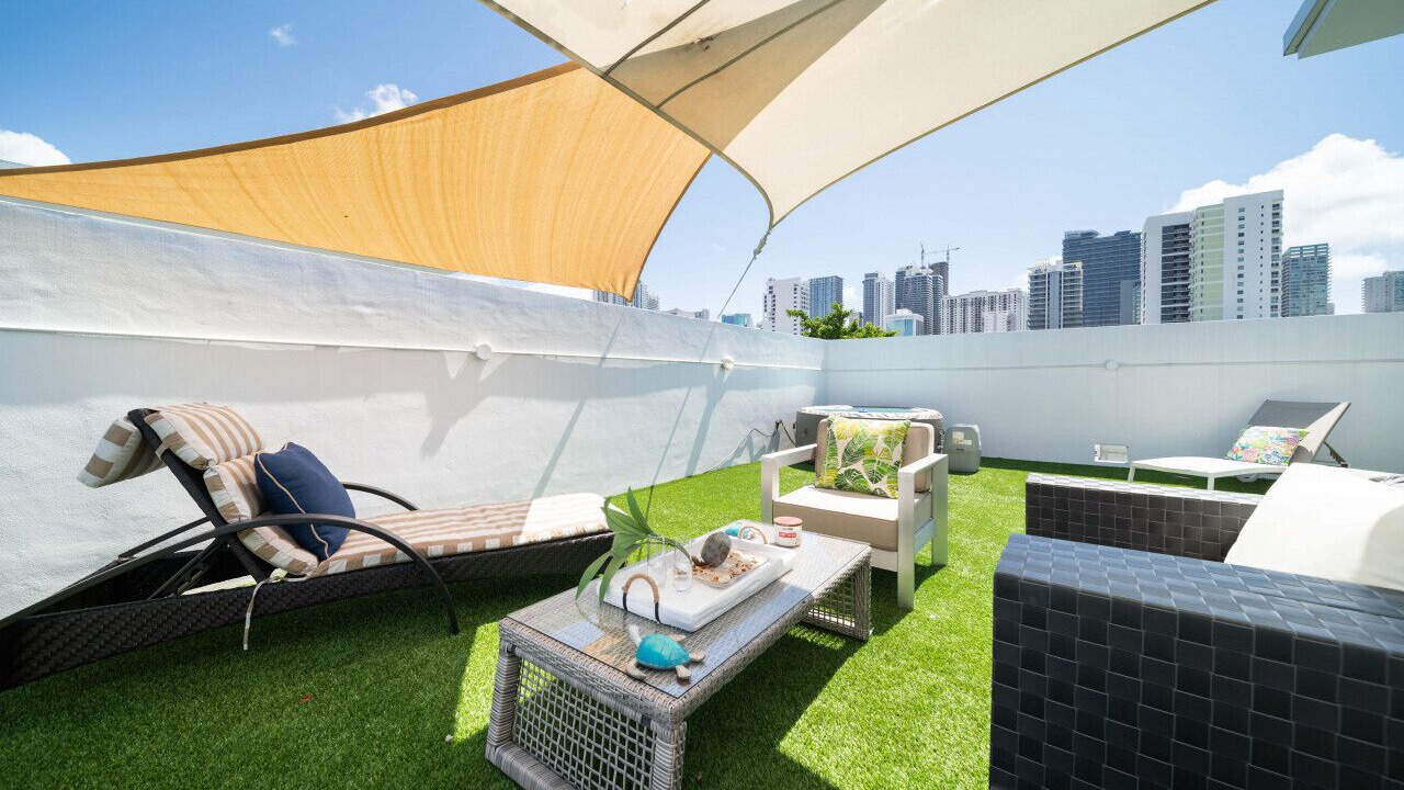 Photo of Patio Balcony in The Roads