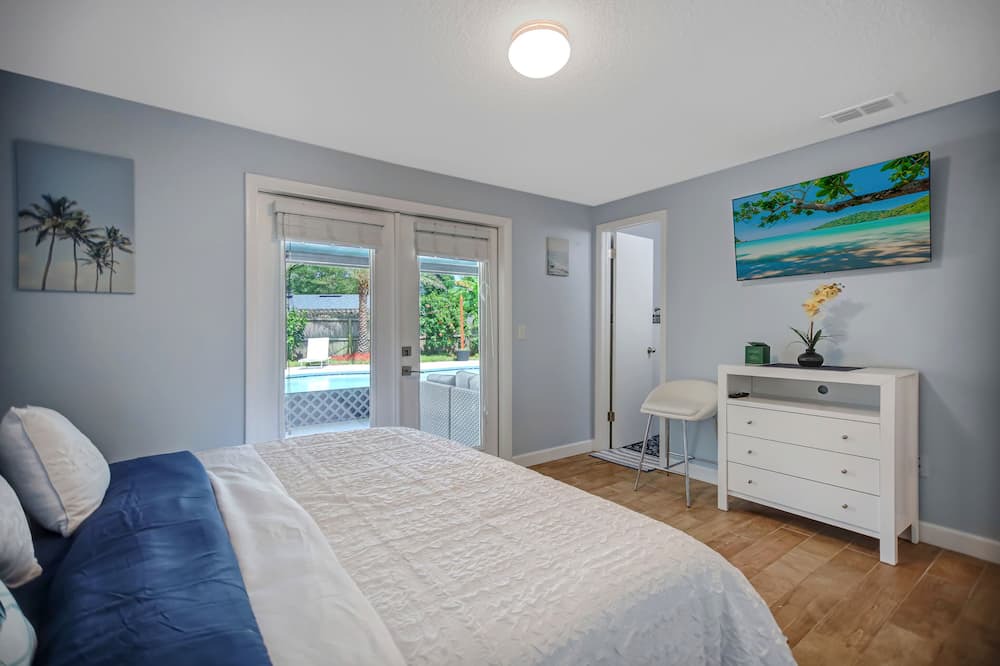 Photo of Bedroom in Neptune Beach
