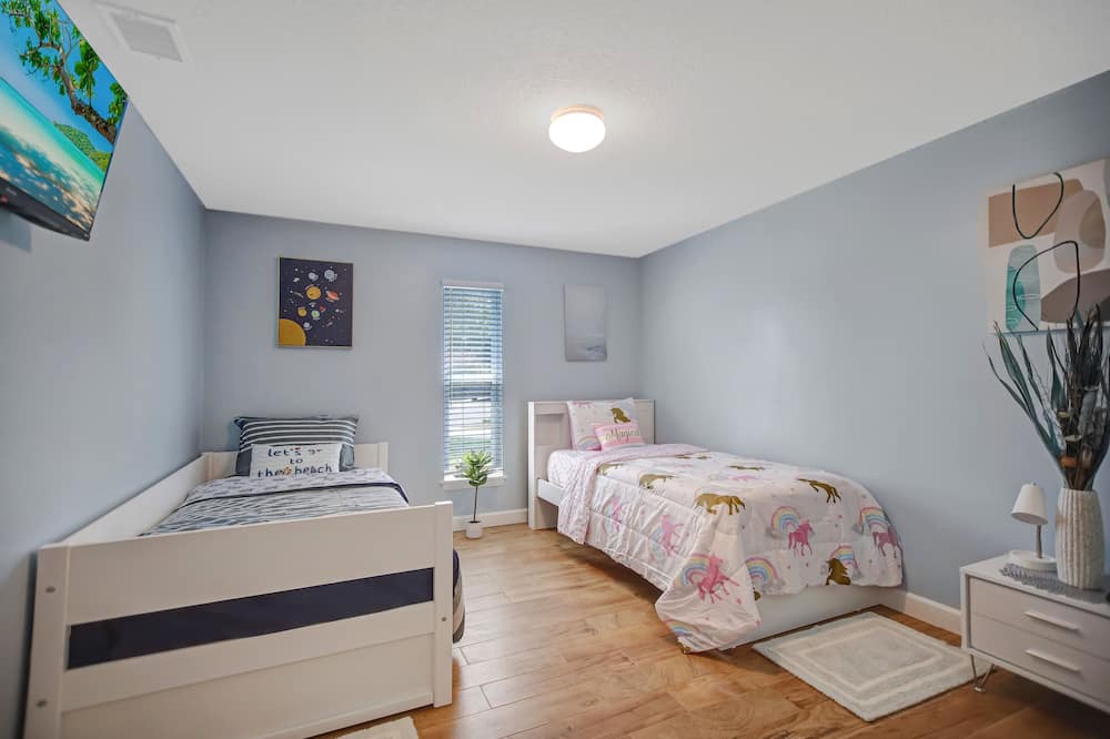 Photo of Bedroom in Neptune Beach