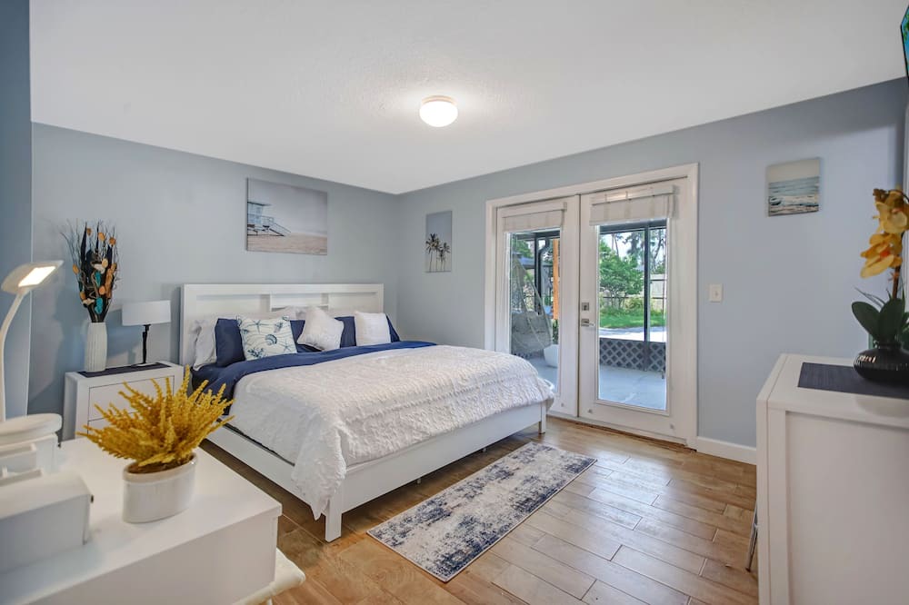 Photo of Bedroom in Neptune Beach