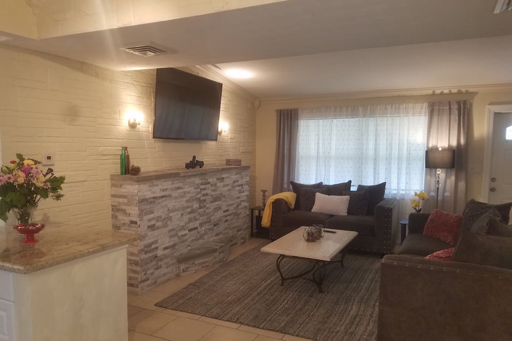 Photo of Livingroom in Greenacres