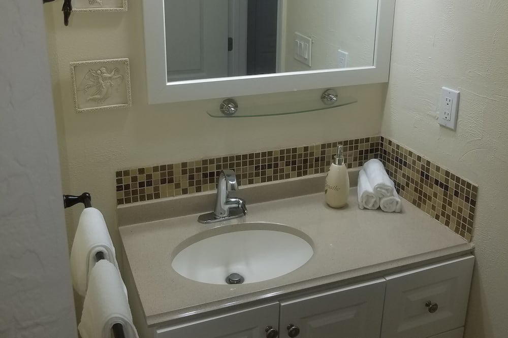 Photo of Bathroom in Greenacres