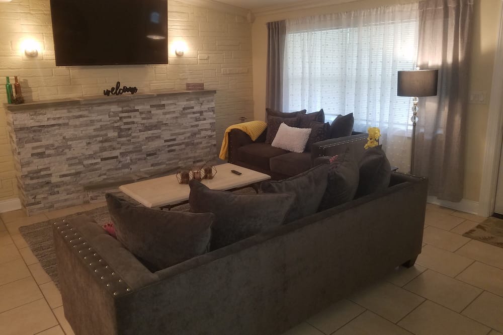 Photo of Livingroom in Greenacres