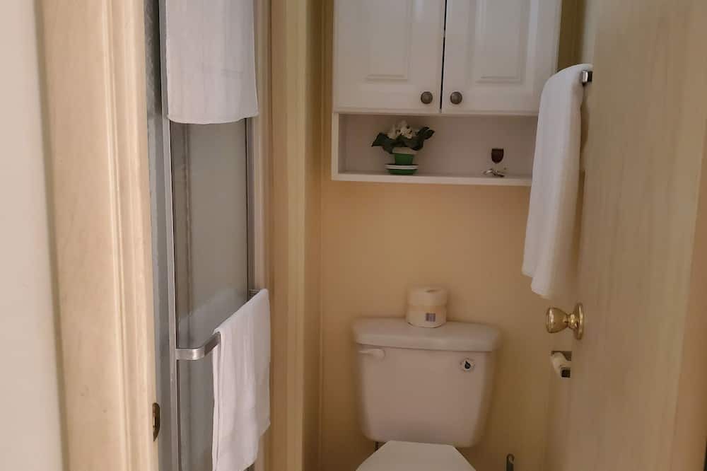 Photo of Bathroom in Jacarandas