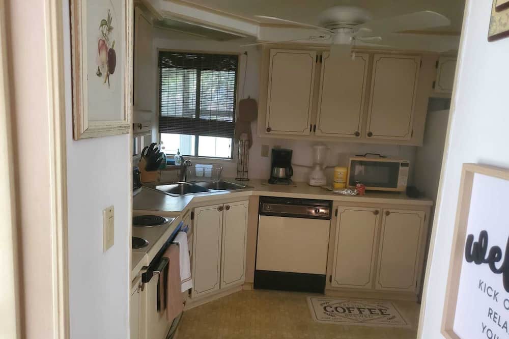 Photo of Kitchen in Jacarandas