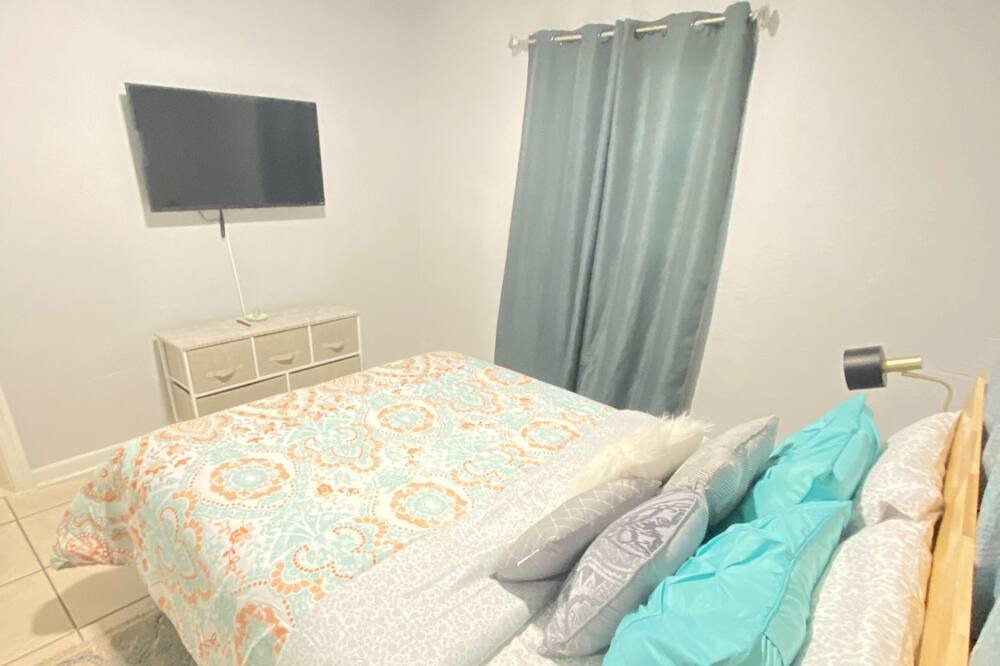 Photo of Bedroom in Gladeview