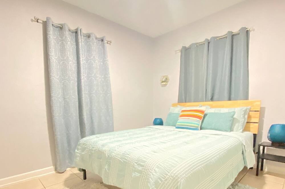 Photo of Bedroom in Gladeview
