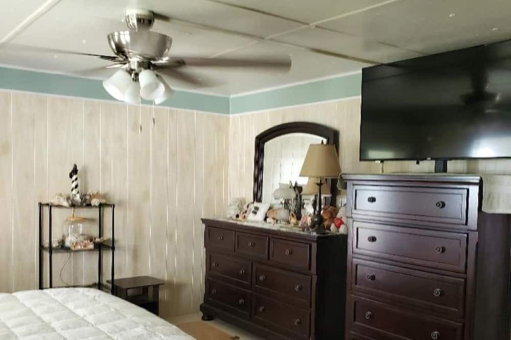 Photo of Bedroom in Auburndale