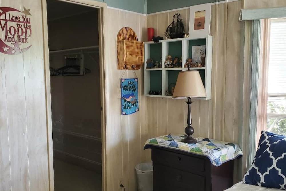 Photo of Bedroom in Auburndale