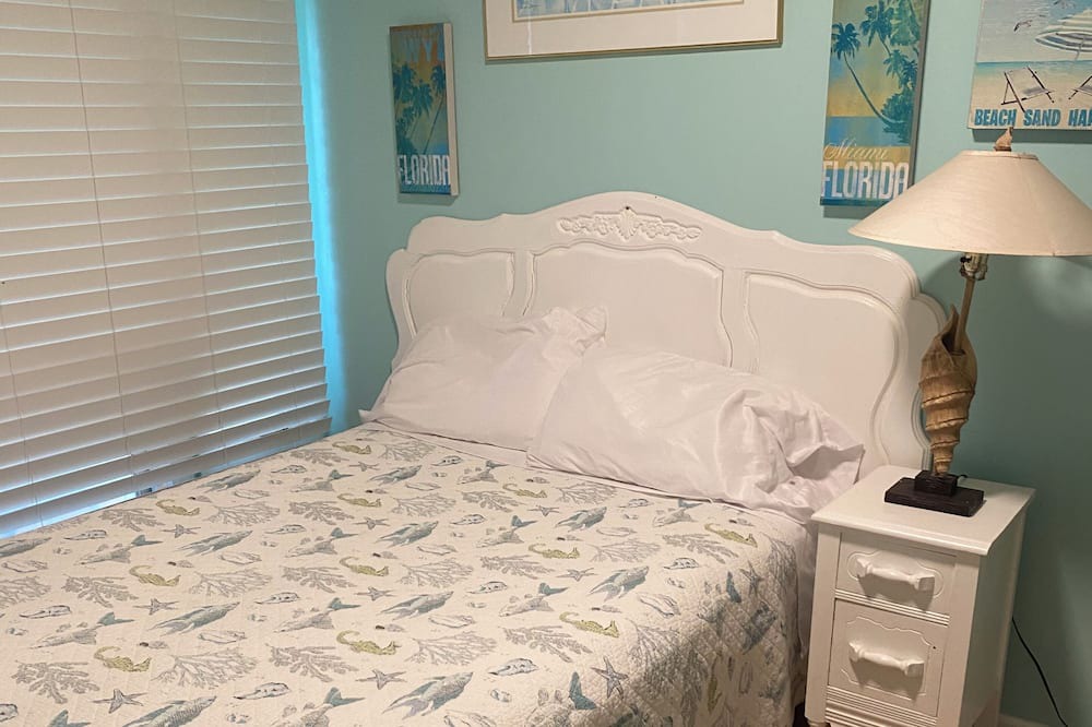 Photo of Bedroom in Alligator Point