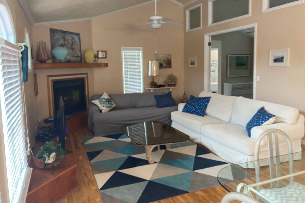 Photo of Livingroom in Alligator Point