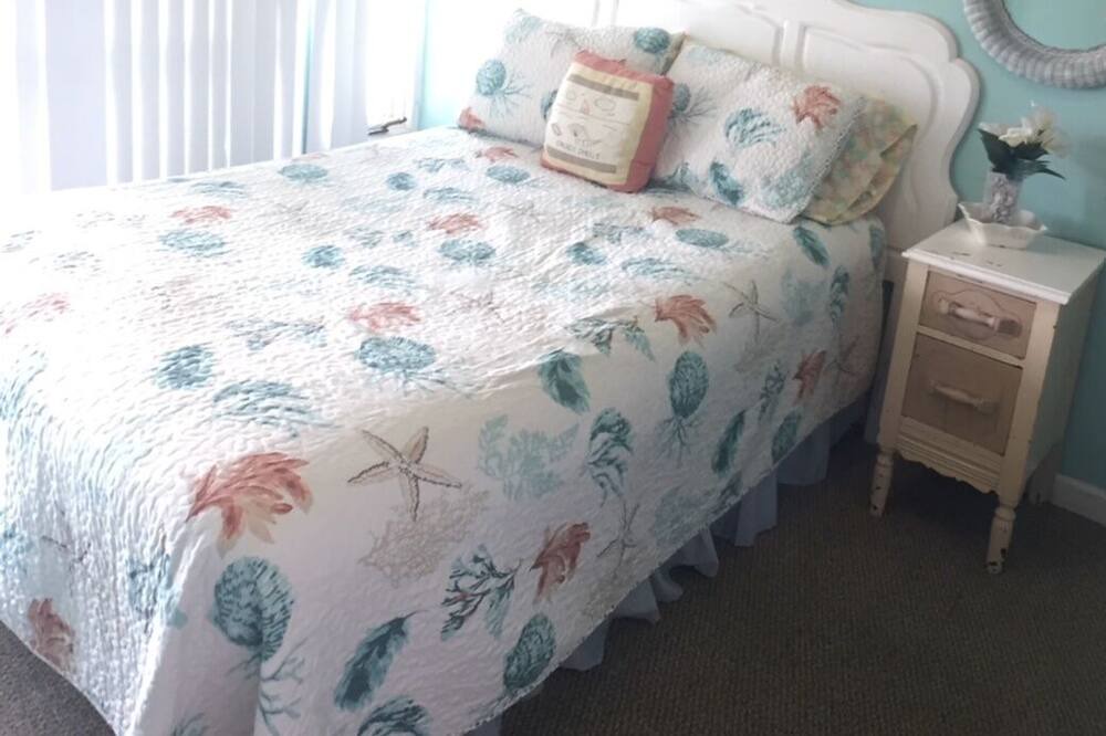 Photo of Bedroom in Alligator Point