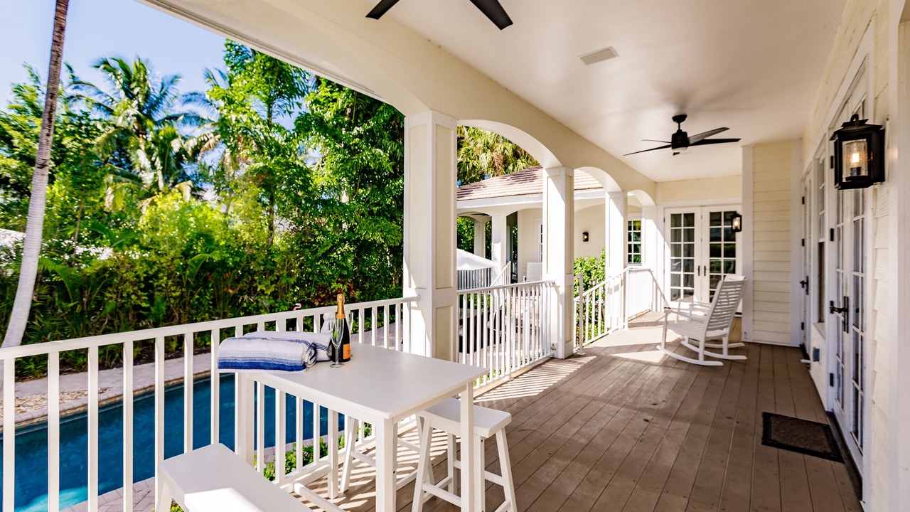 Photo of Patio Balcony in Aqualane Shores