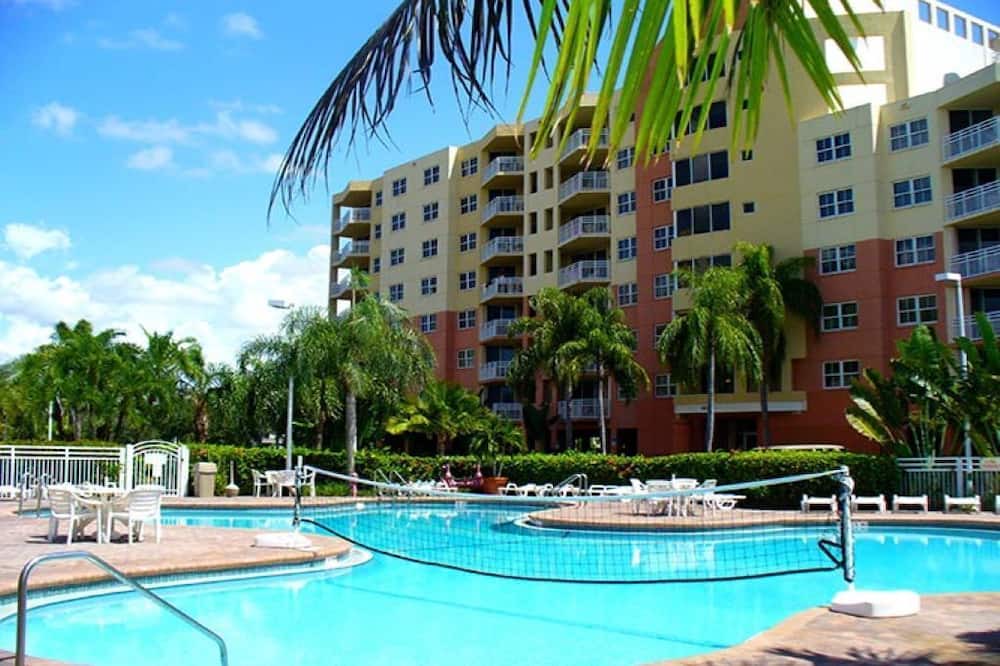 Photo of Outdoor in Weston