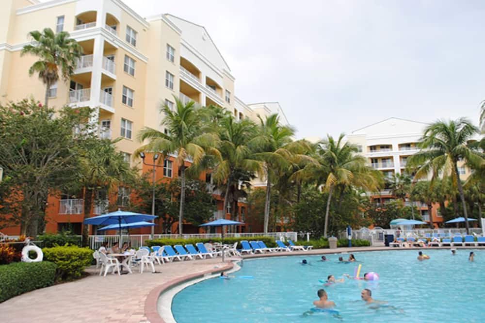 Photo of Outdoor in Weston