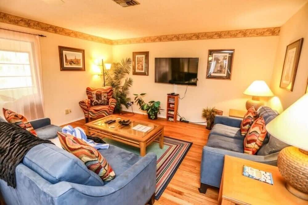 Photo of Bedroom in Mid Island