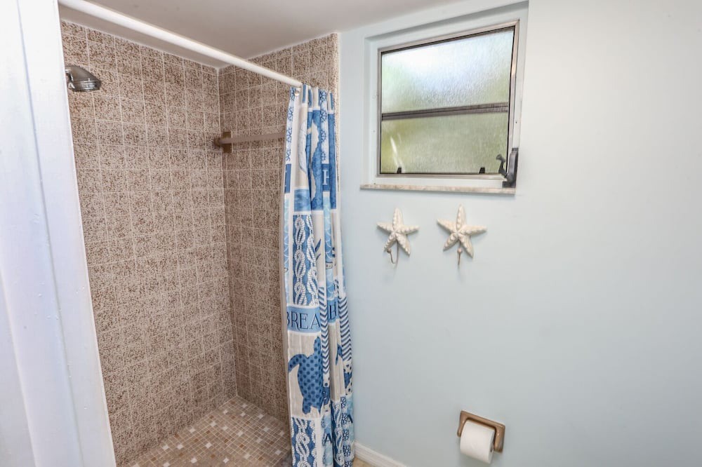 Photo of Bathroom in Mid Island