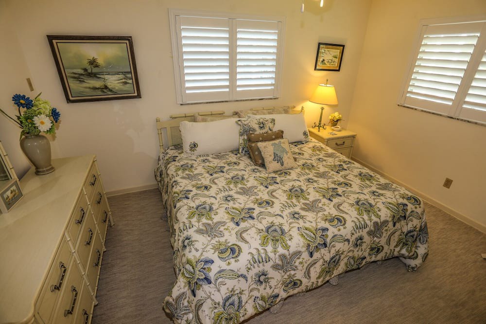 Photo of Bedroom in Mid Island