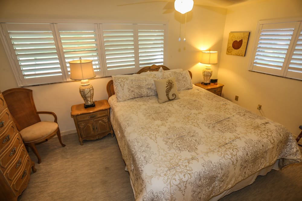 Photo of Bedroom in Mid Island