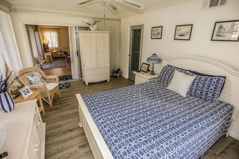 Photo of Bedroom in Mid Island