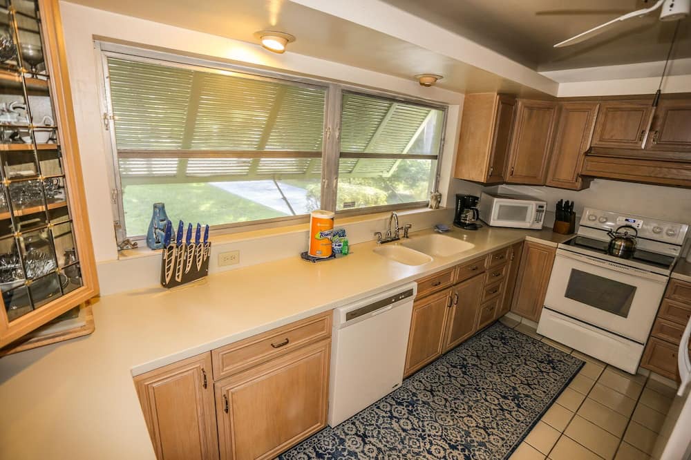 Photo of Kitchen in Mid Island