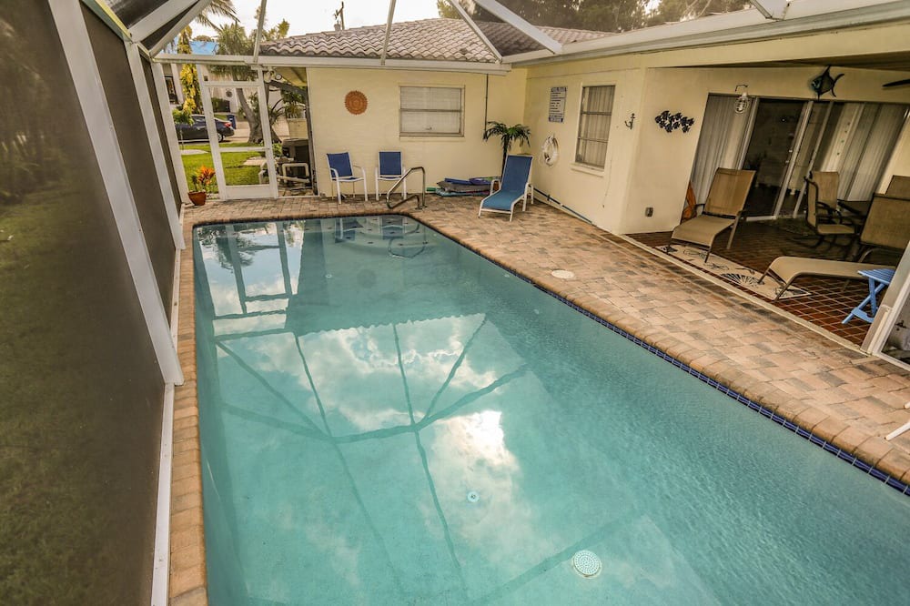 Photo of Outdoor in Mid Island
