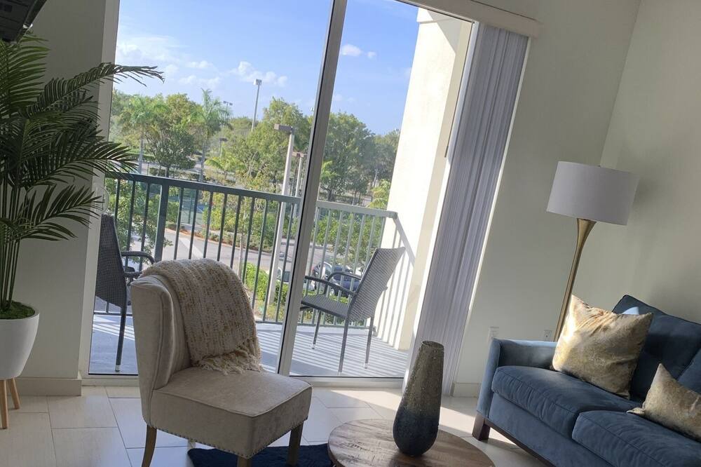 Photo of Livingroom in Pembroke Pines