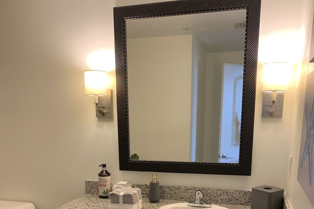 Photo of Bathroom in Pembroke Pines
