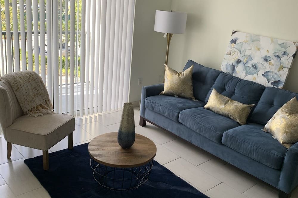 Photo of Livingroom in Pembroke Pines