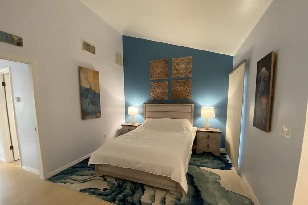 Photo of Bedroom in Bunker Oaks