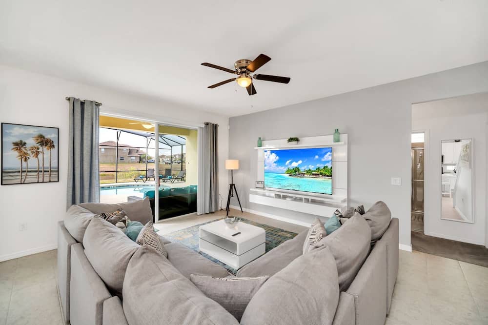 Photo of Livingroom in Davenport
