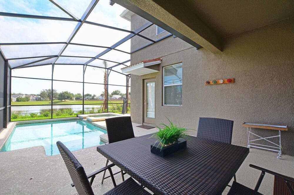 Photo of Patio Balcony in Lindfields