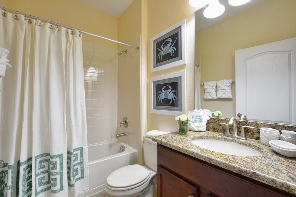 Photo of Bathroom in Lindfields