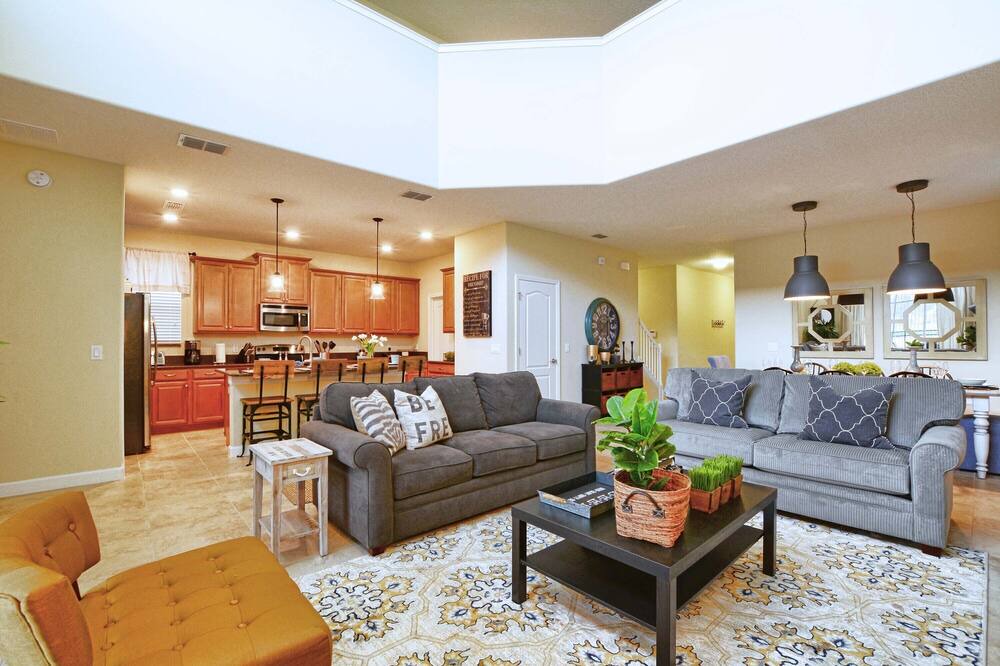 Photo of Livingroom in Lindfields