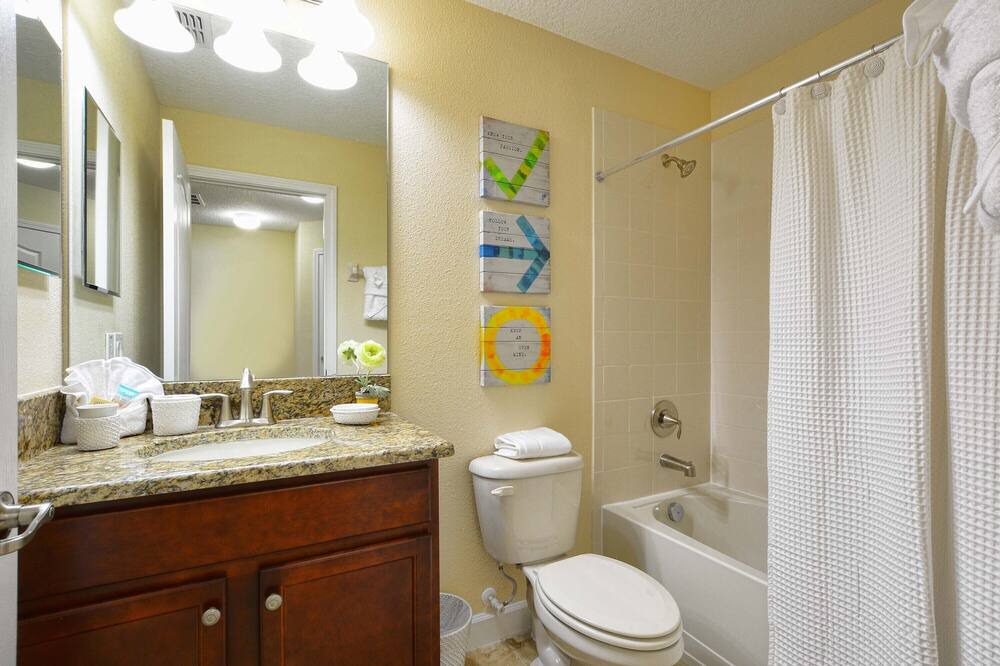 Photo of Bathroom in Lindfields