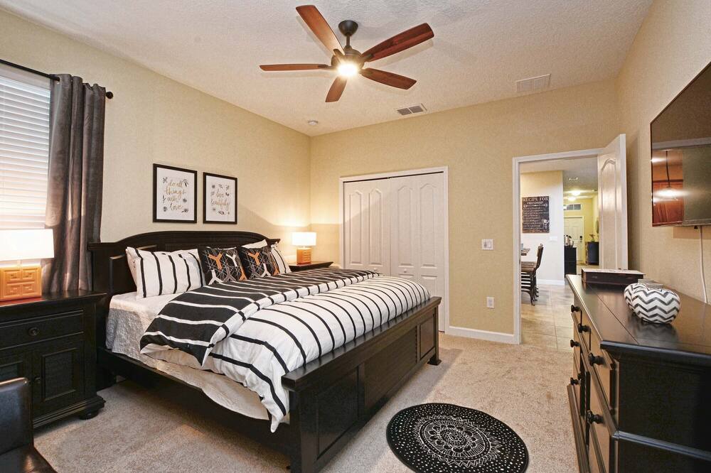 Photo of Bedroom in Lindfields