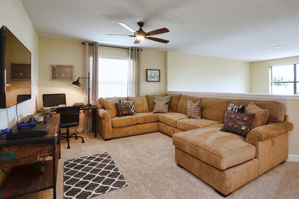Photo of Livingroom in Lindfields