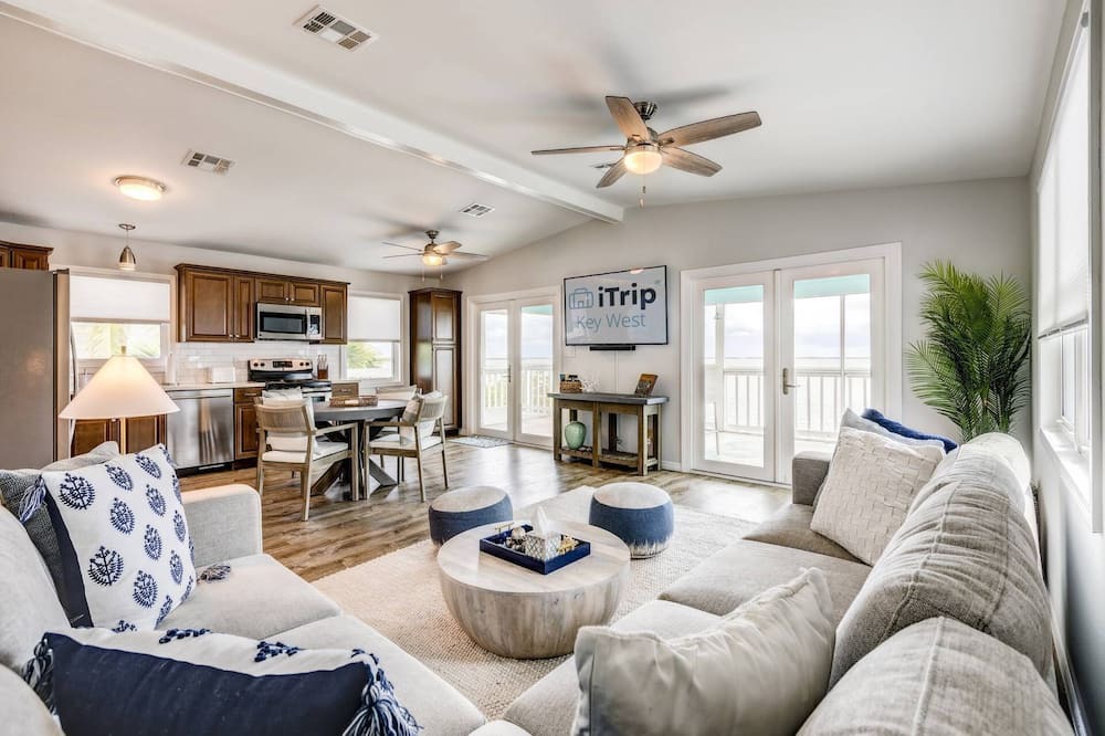 Photo of Bedroom in Breezeswept Beach Estates