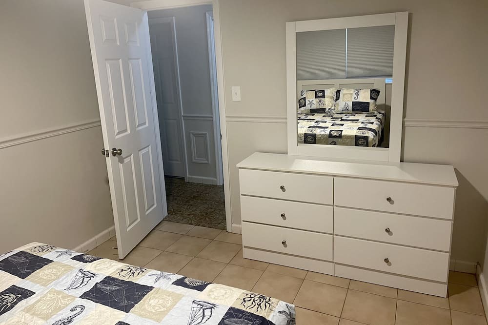 Photo of Bedroom in Oakford Park