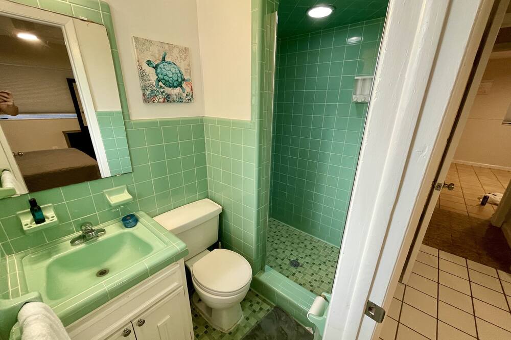 Photo of Bathroom in Oakford Park