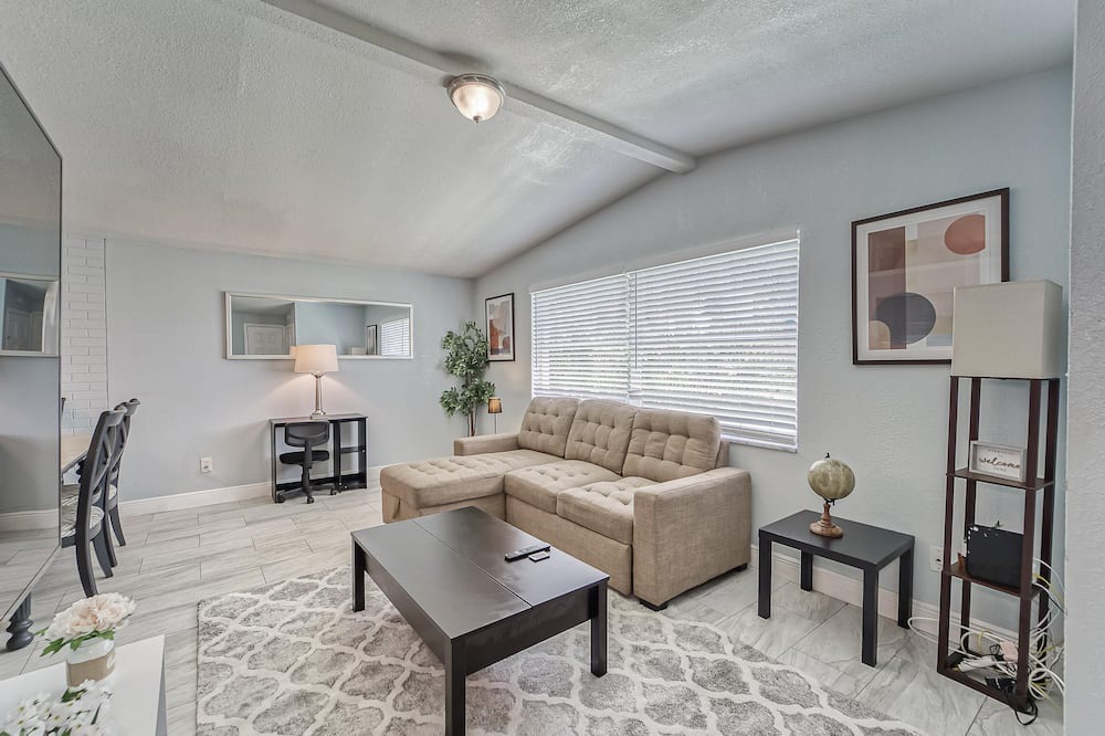 Photo of Bedroom in Bearss Plaza