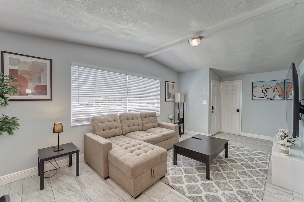 Photo of Bedroom in Bearss Plaza