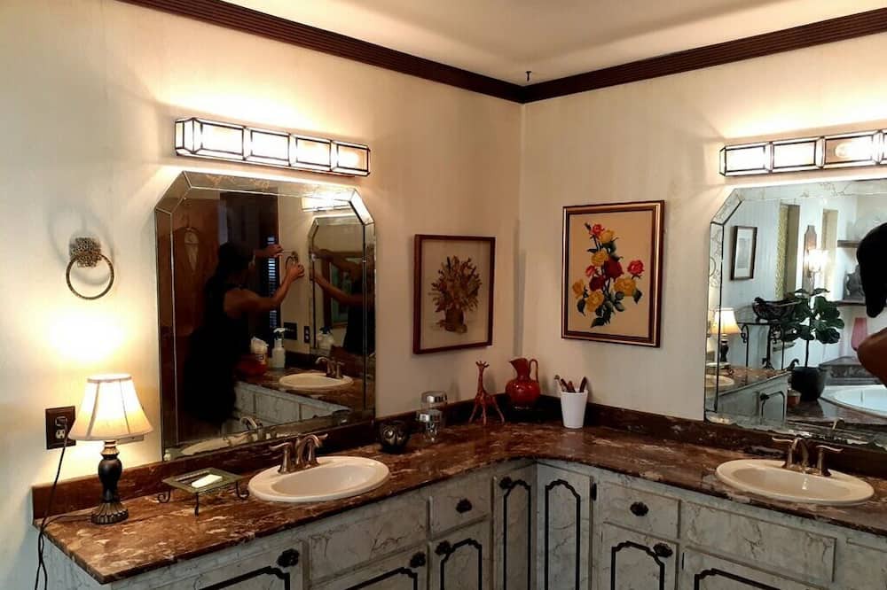 Photo of Kitchen in Highland