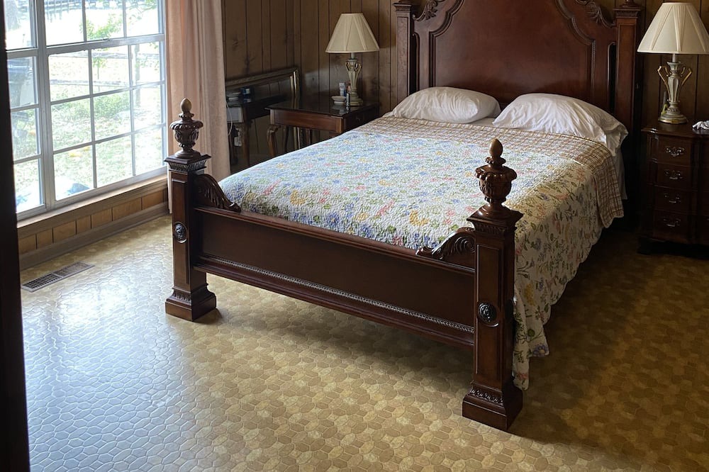 Photo of Bedroom in Mount Pleasant