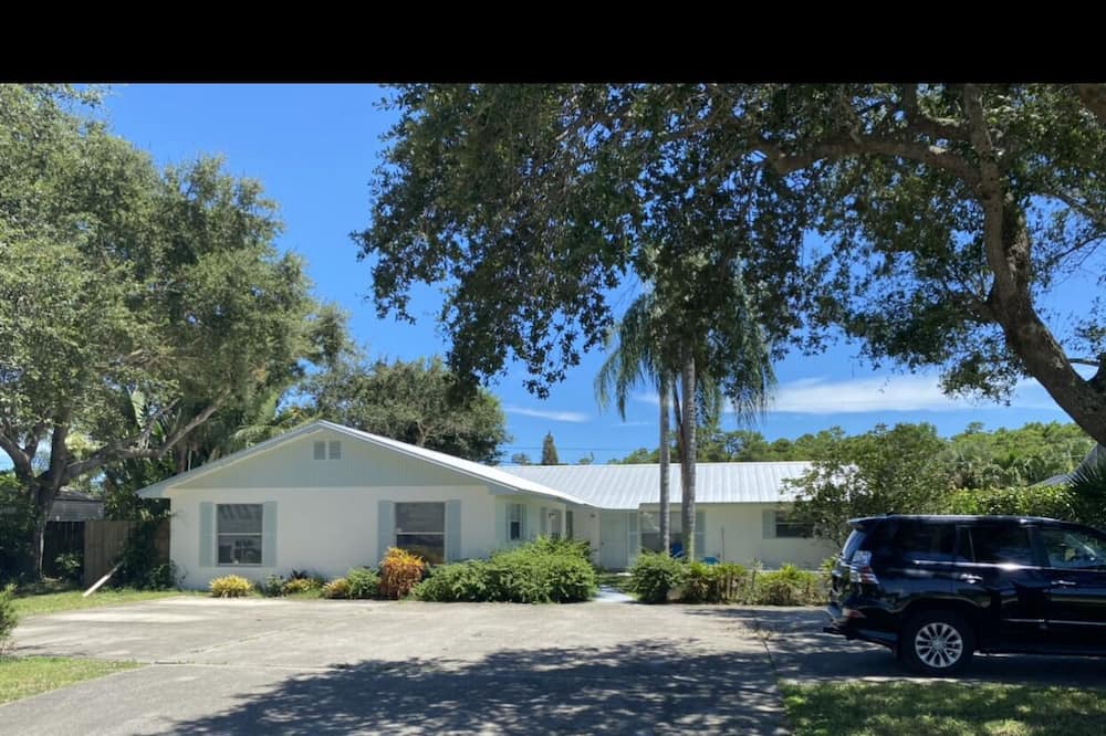Photo of Others in Hobe Sound