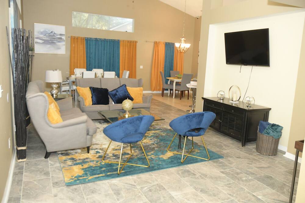 Photo of Livingroom in Ocoee