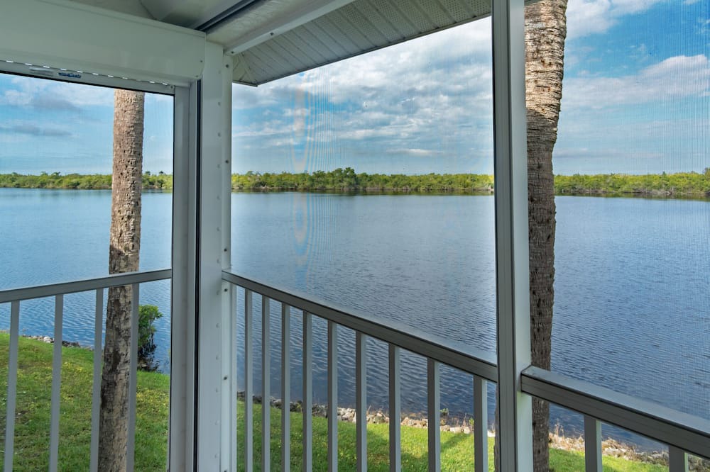 Photo of Patio Balcony in Hammock Bay