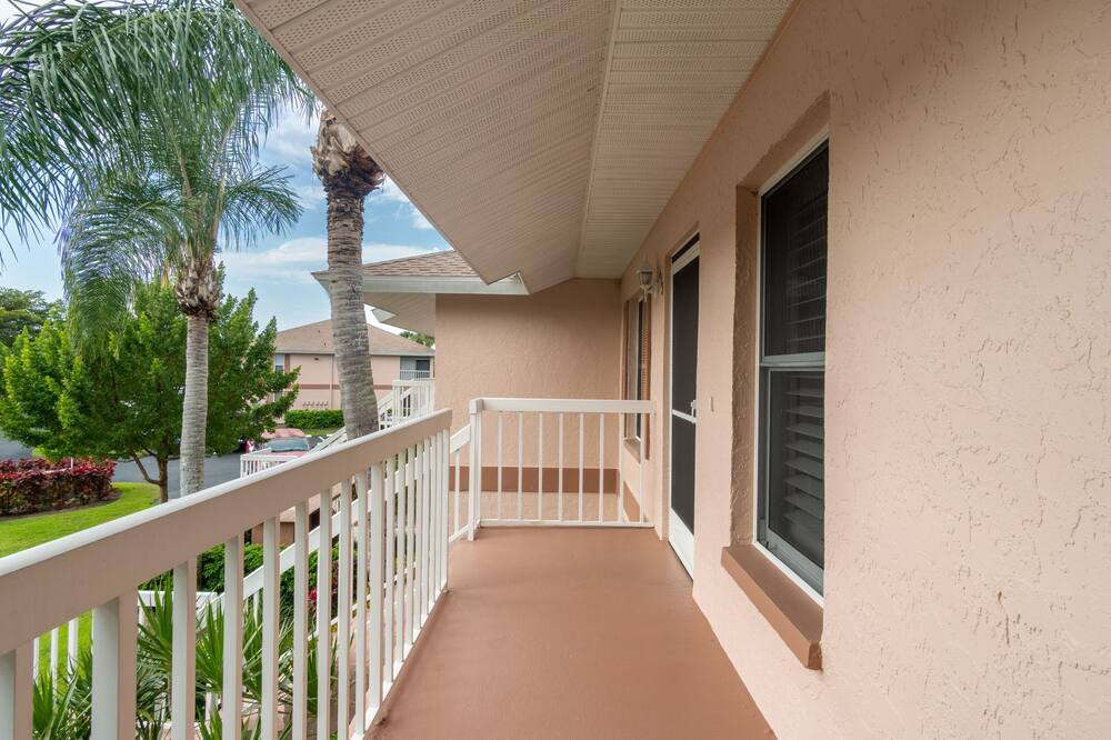 Photo of Patio Balcony in Hammock Bay