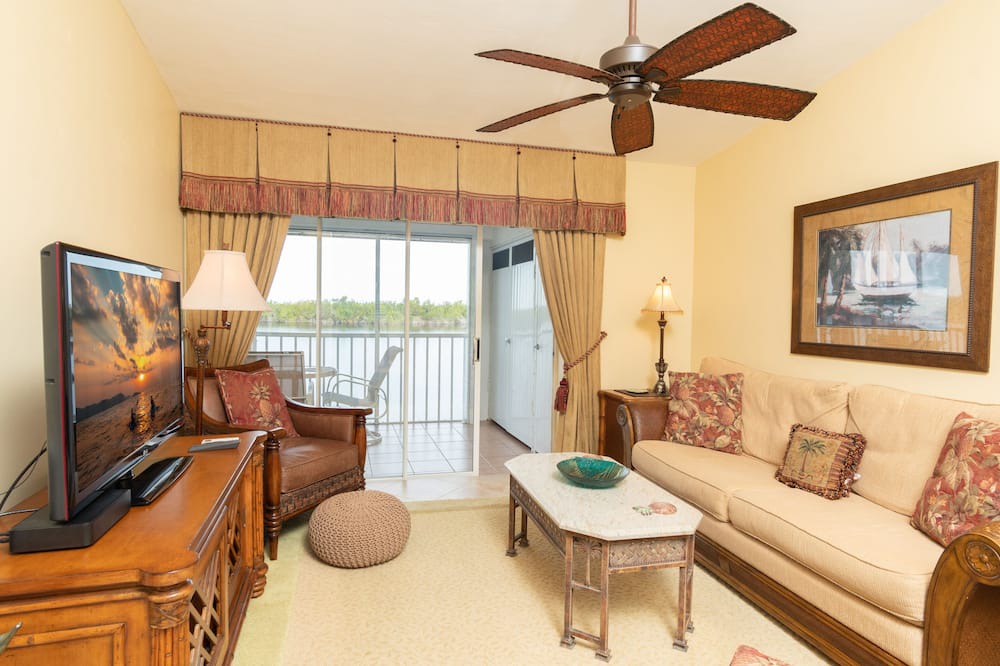 Photo of Livingroom in Hammock Bay