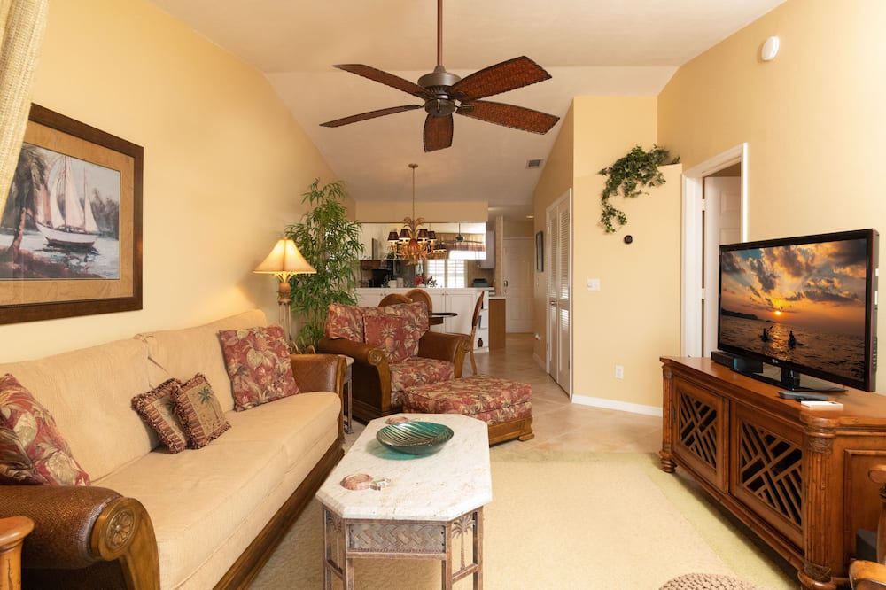 Photo of Livingroom in Hammock Bay